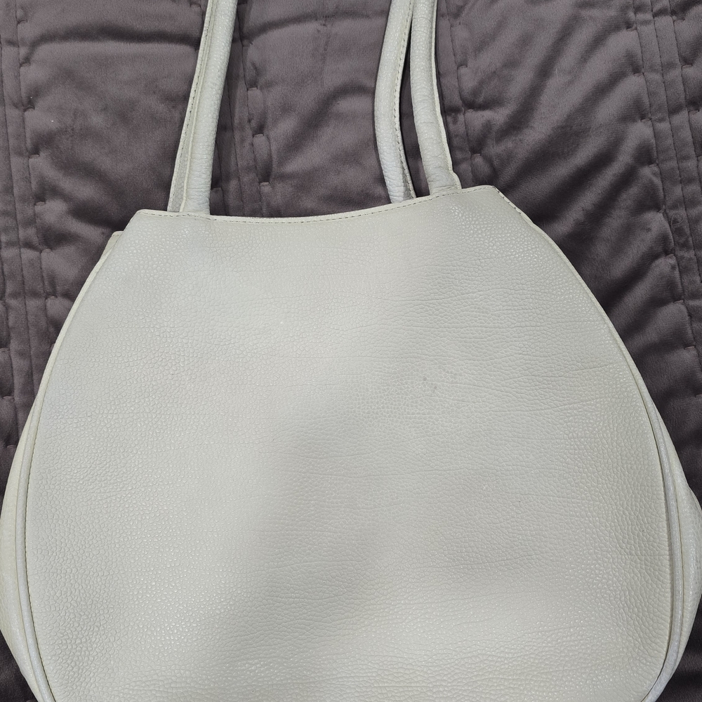 Yves Saint Laurent Cream Leather Women's Bag - Picture 2 of 16